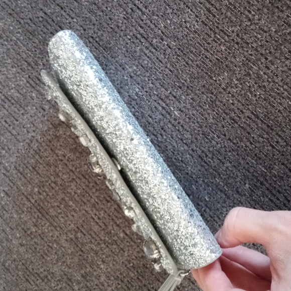 🆕️ 💎Kate Spade💎 - Jeweled Glitter "Tinsel" Medium Flap Phone Wristlet - Picture 8 of 14